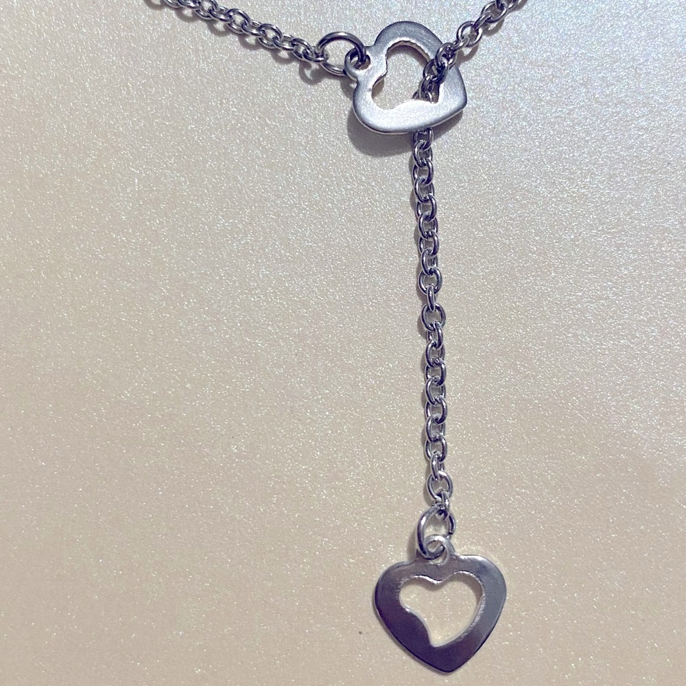 Adjustable lariat hearts necklace